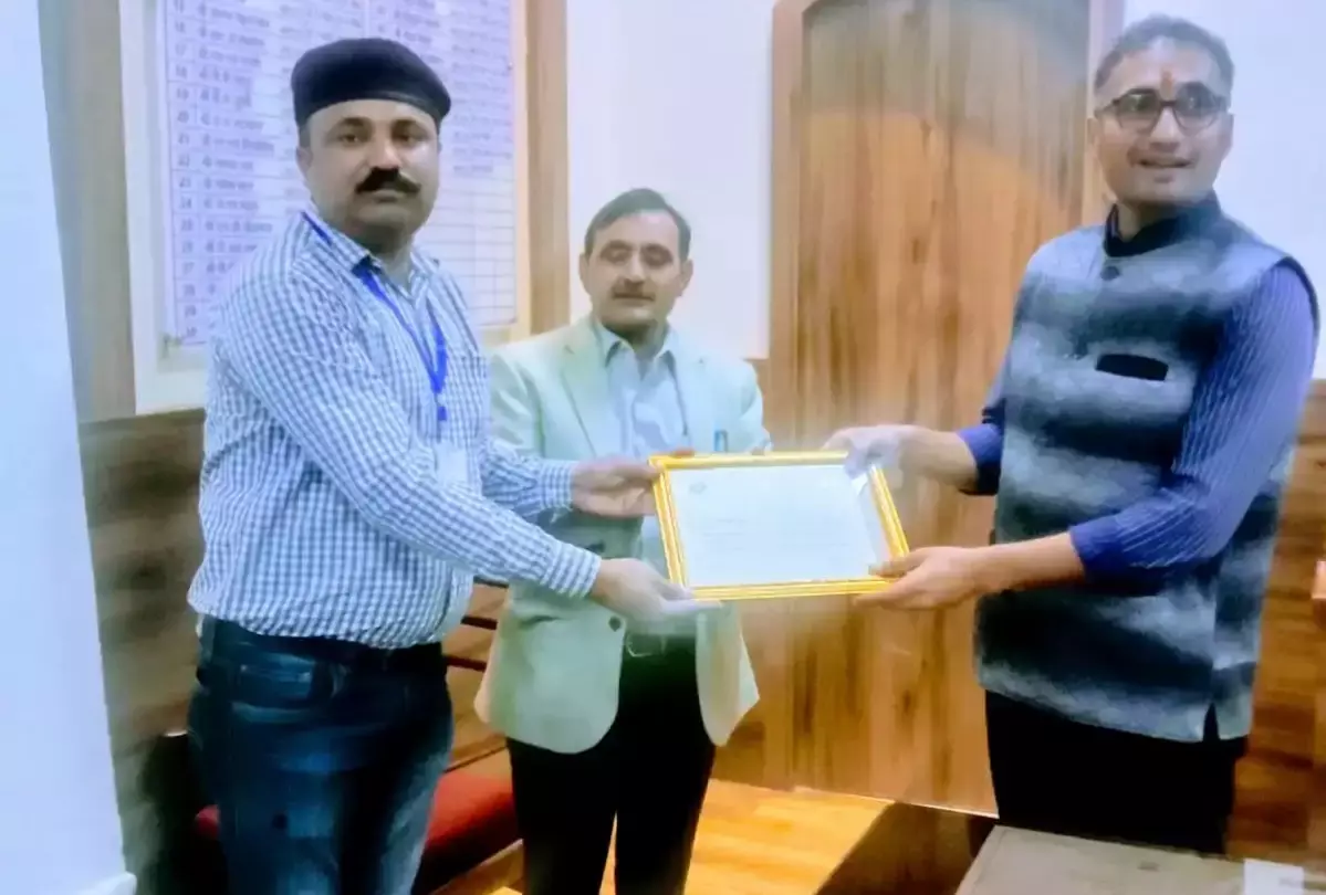 Jodhpur: बीएलए-बीएलओ को उत्कृष्ट सेवा के लिए सम्मानित किया गया Jodhpur: बीएलए-बीएलओ को उत्कृष्ट सेवा के लिए सम्मानित किया गया