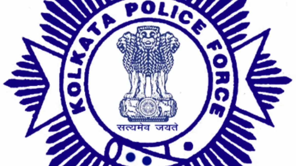 Kolkata: बंगाल में बड़े पैमाने पर पुलिस तबादले, 14 अधिकारी प्रभावित Kolkata: बंगाल में बड़े पैमाने पर पुलिस तबादले, 14 अधिकारी प्रभावित