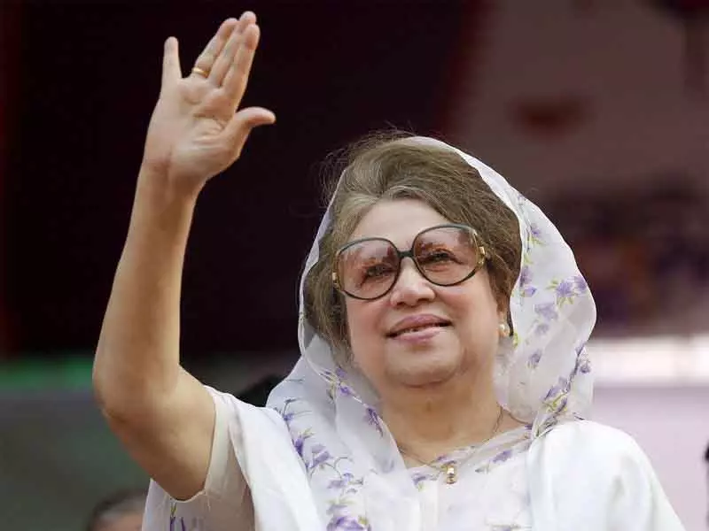 Bangladesh की पूर्व प्रधानमंत्री बेगम खालिदा जिया गंभीर रूप से बीमार Bangladesh की पूर्व प्रधानमंत्री बेगम खालिदा जिया गंभीर रूप से बीमार