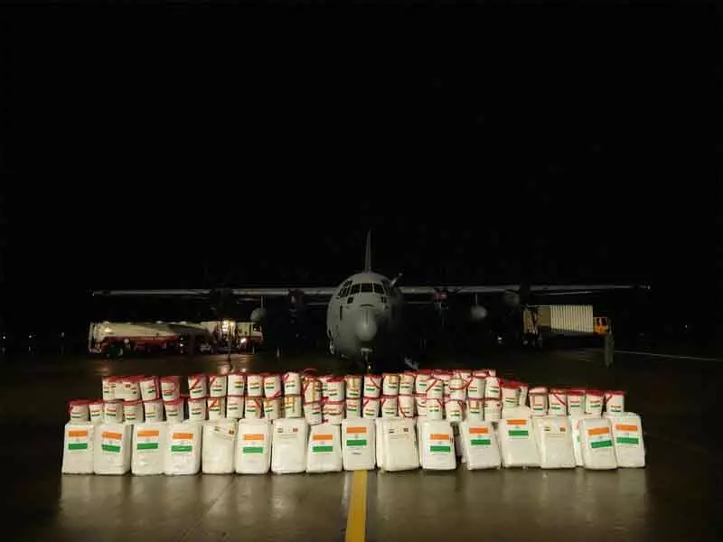 ऑपरेशन सागर बंधु: India ने Colombo को 12 टन मानवीय सहायता भेजी ऑपरेशन सागर बंधु: India ने Colombo को 12 टन मानवीय सहायता भेजी