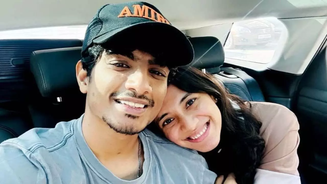 Nandika Dwivedi ने स्मृति मंधाना और पलाश मुच्छल के ब्रेकअप की अफवाहों को नकारा Nandika Dwivedi ने स्मृति मंधाना और पलाश मुच्छल के ब्रेकअप की अफवाहों को नकारा