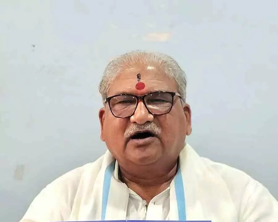 स्पीकर की कुर्सी पर ₹42.93 लाख खर्च हुए: भीमप्पा गाडा का आरोप स्पीकर की कुर्सी पर ₹42.93 लाख खर्च हुए: भीमप्पा गाडा का आरोप