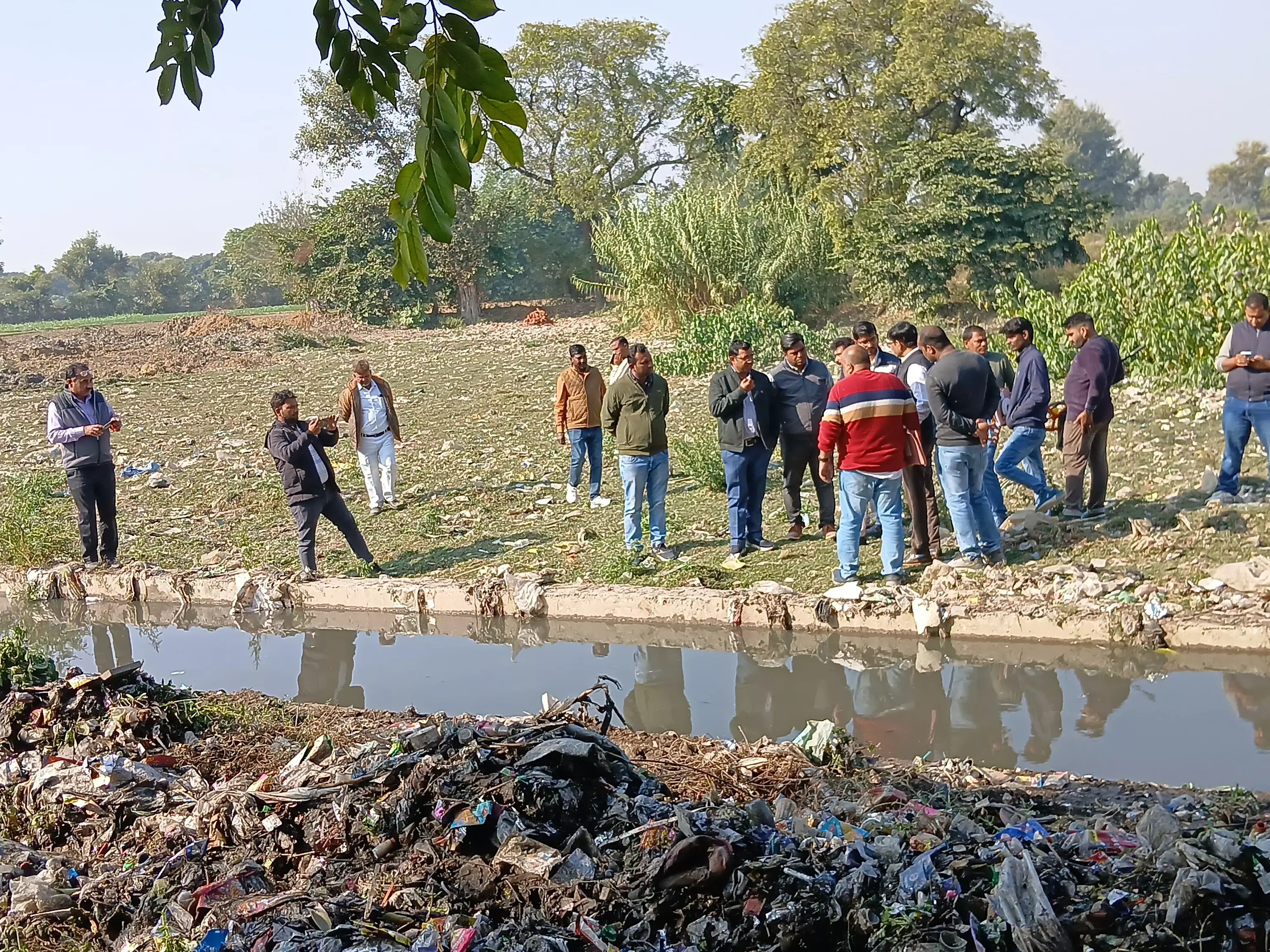 Bareilly: आंवला में चल रहे विकास कार्यों में TAC की गड़बड़ी का खुलासा Bareilly: आंवला में चल रहे विकास कार्यों में TAC की गड़बड़ी का खुलासा