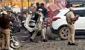 Delhi blast केस में पुलिस ने विदेश से पढ़े डॉक्टरों की सूची हासिल की Delhi blast केस में पुलिस ने विदेश से पढ़े डॉक्टरों की सूची हासिल की