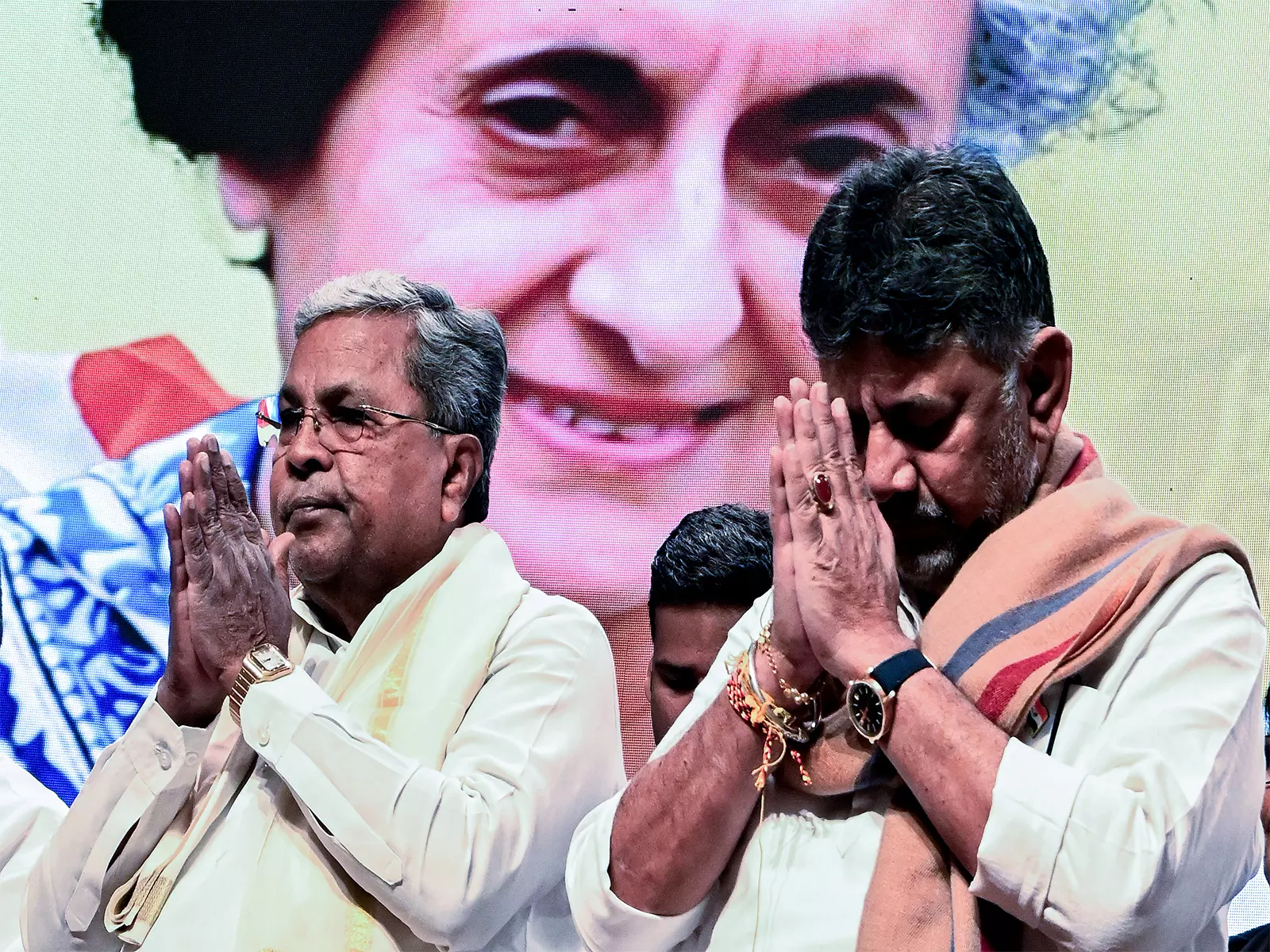 सीएम पद के लिए रस्साकशी तेज, DK Shivakumar और सिद्धारमैया नाश्ते पर मिलेंगे सीएम पद के लिए रस्साकशी तेज, DK Shivakumar और सिद्धारमैया नाश्ते पर मिलेंगे
