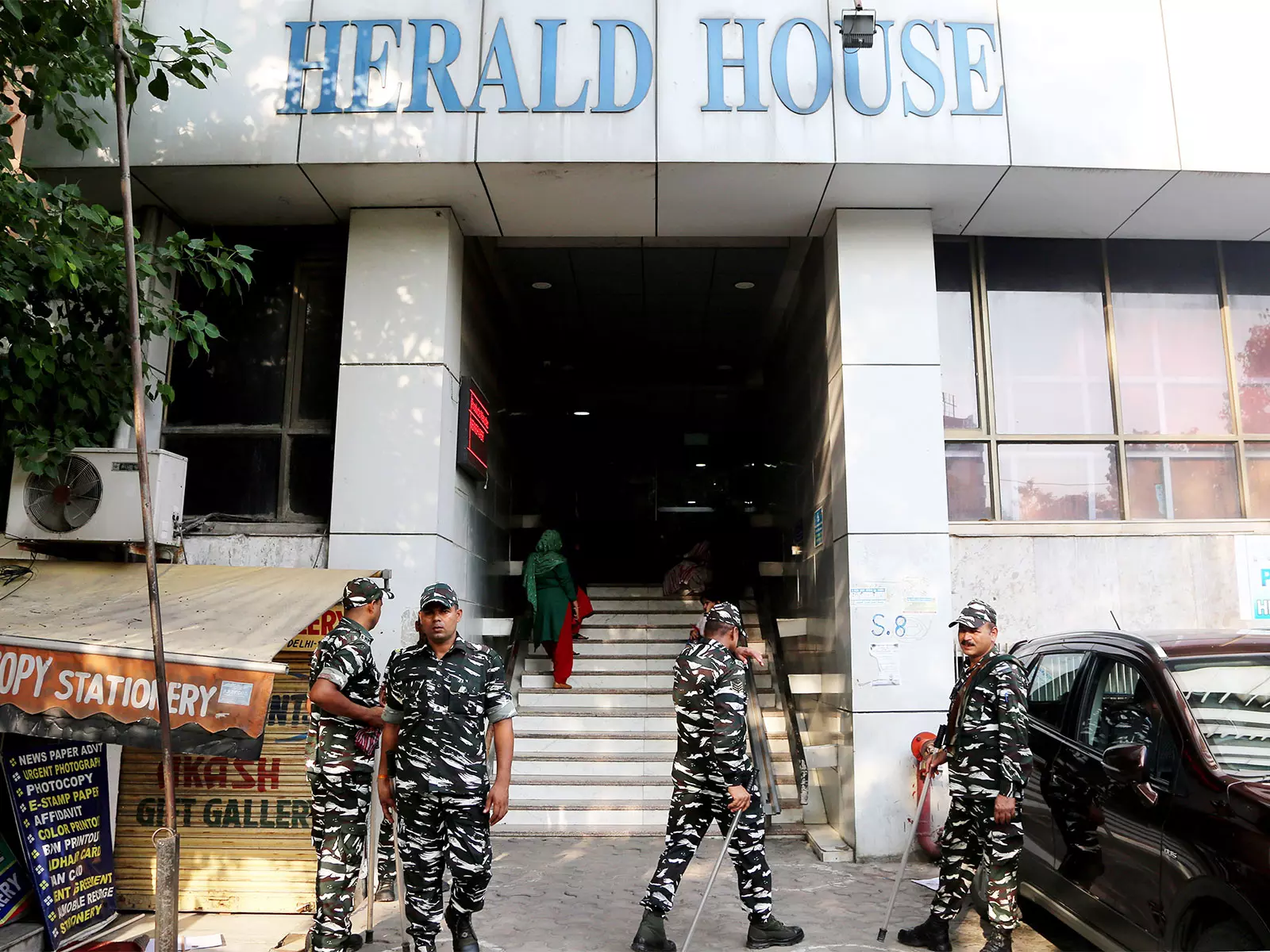 नेशनल हेराल्ड PMLA मामला: दिल्ली की अदालत ने ED के आरोपपत्र पर संज्ञान आदेश 16 दिसंबर तक स्थगित किया नेशनल हेराल्ड PMLA मामला: दिल्ली की अदालत ने ED के आरोपपत्र पर संज्ञान आदेश 16 दिसंबर तक स्थगित किया