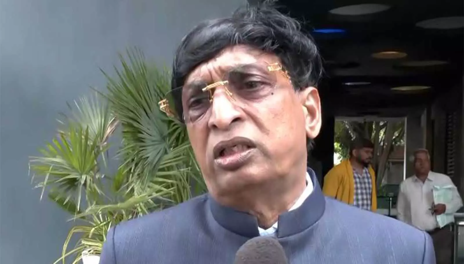 कर्नाटक CM विवाद: JDS MLC ने कांग्रेस आलाकमान पर सवाल उठाया कर्नाटक CM विवाद: JDS MLC ने कांग्रेस आलाकमान पर सवाल उठाया