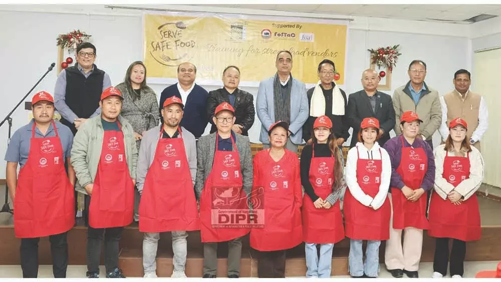 Nagaland के फूड वेंडर्स को हॉर्नबिल फेस्टिवल से पहले फूड सेफ्टी की ट्रेनिंग दी गई Nagaland के फूड वेंडर्स को हॉर्नबिल फेस्टिवल से पहले फूड सेफ्टी की ट्रेनिंग दी गई