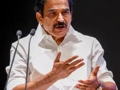 केसी वेणुगोपाल ने Karnataka कांग्रेस में दरार दूर की केसी वेणुगोपाल ने Karnataka कांग्रेस में दरार दूर की