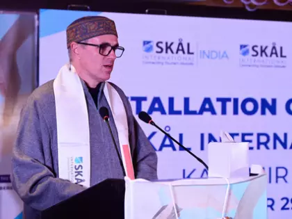 कश्मीर टूरिज्म को बढ़ावा, जम्मू-कश्मीर CM ने किया SKAL क्लब का उद्घाटन कश्मीर टूरिज्म को बढ़ावा, जम्मू-कश्मीर CM ने किया SKAL क्लब का उद्घाटन