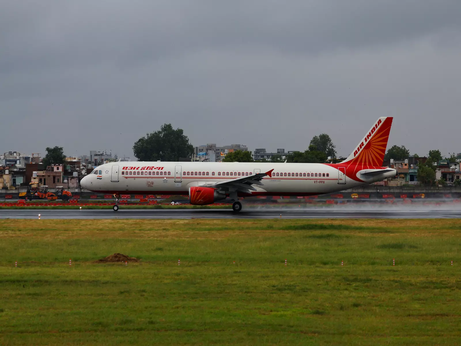 वैश्विक एयरबस सॉफ्टवेयर अलर्ट के बाद एयर इंडिया ने A320 बेड़े में तेजी से सुधार शुरू किया वैश्विक एयरबस सॉफ्टवेयर अलर्ट के बाद एयर इंडिया ने A320 बेड़े में तेजी से सुधार शुरू किया
