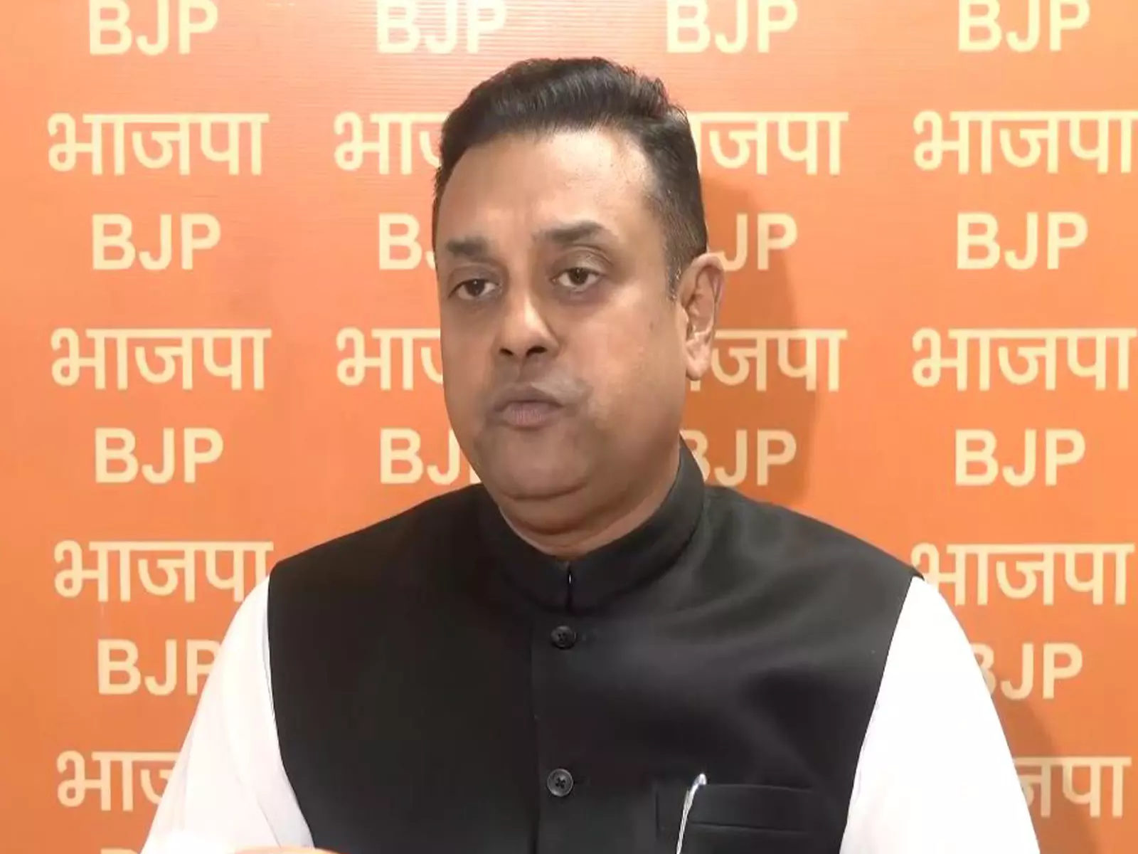 Sambit Patra ने अखिलेश और मदनी पर निशाना साधा, कहा-भ्रामक और विभाजनकारी Sambit Patra ने अखिलेश और मदनी पर निशाना साधा, कहा-भ्रामक और विभाजनकारी