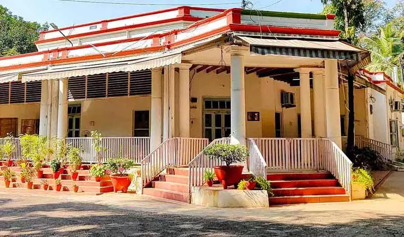 हैदराबाद: SCB CEO के घर में सौ साल पुराने गार्डन को जल्द ही खाली कराया जाएगा हैदराबाद: SCB CEO के घर में सौ साल पुराने गार्डन को जल्द ही खाली कराया जाएगा