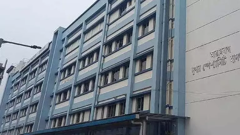 अस्पताल में बच्चा बदलने के मामले में भाजपा ने Mithali Bagh का पुतला जलाया अस्पताल में बच्चा बदलने के मामले में भाजपा ने Mithali Bagh का पुतला जलाया