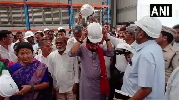 केंद्रीय मंत्री जी. किशन रेड्डी ने किया काजीपेट रेलवे मैन्युफैक्चरिंग यूनिट का निरीक्षण केंद्रीय मंत्री जी. किशन रेड्डी ने किया काजीपेट रेलवे मैन्युफैक्चरिंग यूनिट का निरीक्षण