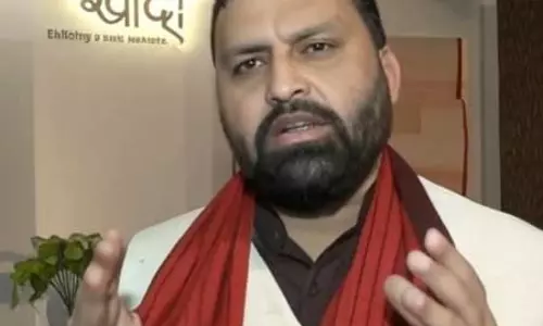 पीएम मोदी की ब्रांडिंग पावर से खादी को मिली नई पहचान : केवीआईसी चेयरमैन पीएम मोदी की ब्रांडिंग पावर से खादी को मिली नई पहचान : केवीआईसी चेयरमैन
