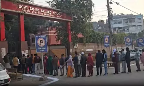 दिल्ली: 12 वार्डों में एमसीडी उपचुनाव के लिए मतदान जारी दिल्ली: 12 वार्डों में एमसीडी उपचुनाव के लिए मतदान जारी