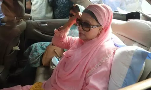 खालिदा जिया को इलाज के लिए भेजा जा सकता है विदेश, डॉक्टर बोले-यात्रा के लिए अभी फिट नहीं