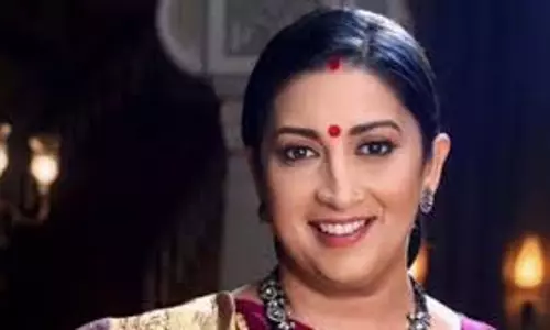 KSBKBT 2 Spoiler: तुलसी अपनी सौतन नॉयना के लिए सिलवाएगी शादी का जोड़ा, मिहिर हुआ हैरान KSBKBT 2 Spoiler: तुलसी अपनी सौतन नॉयना के लिए सिलवाएगी शादी का जोड़ा, मिहिर हुआ हैरान