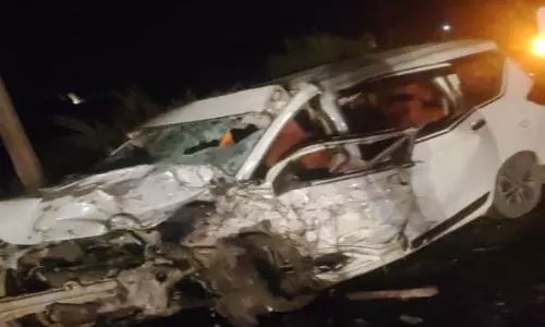 4 लोगों की मौत, दो SUV वाहनों की टक्कर, वाहन के उड़े परखच्चे 4 लोगों की मौत, दो SUV वाहनों की टक्कर, वाहन के उड़े परखच्चे