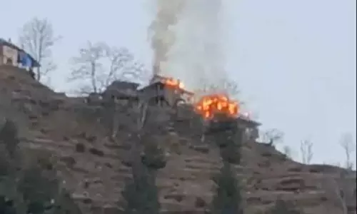 Ramban के गुंज टॉप त्रिगाम में भीषण आग, तीन घर जलकर खाक