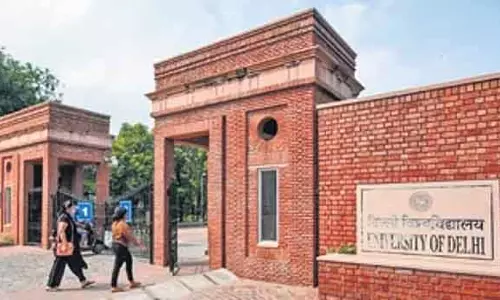 Delhi University में क्षमता से ज़्यादा एडमिशन, सीटें अभी भी खाली Delhi University में क्षमता से ज़्यादा एडमिशन, सीटें अभी भी खाली