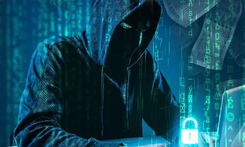 पूर्व फाइनेंस डायरेक्टर का WhatsApp हैक, पैसे मांगने के लिए किया इस्तेमाल पूर्व फाइनेंस डायरेक्टर का WhatsApp हैक, पैसे मांगने के लिए किया इस्तेमाल