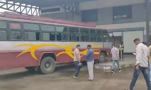 Indore : 15 साल से ज़्यादा पुरानी 135 बसों के परमिट कैंसिल Indore : 15 साल से ज़्यादा पुरानी 135 बसों के परमिट कैंसिल