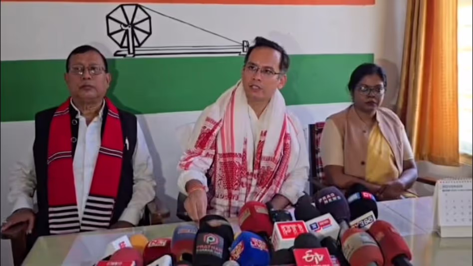 Assam में चाय मज़दूरों के लिए ज़मीन बिल से चुनाव के समय और इरादों को लेकर विपक्ष की चिंता बढ़ गई