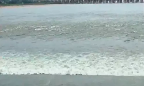 चक्रवात दित्वा के कारण Nellore में भारी बारिश, पेन्ना नदी में पानी का स्तर बढ़ा चक्रवात दित्वा के कारण Nellore में भारी बारिश, पेन्ना नदी में पानी का स्तर बढ़ा