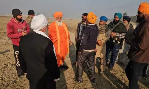 Baupur में उम्मीद लौटी, सांसद सीचेवाल ने बाढ़ प्रभावित किसानों के लिए गेहूं की बुआई का नेतृत्व किया