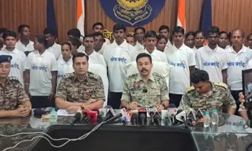65 लाख के 27 इनामी सहित 37 नक्सलियों ने किया आत्मसमर्पण, VIDEO