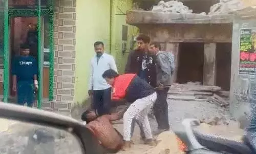 घर वालों ने पीट-पीटकर उतारा गुंडई का भूत, जेल में भी डलवाया घर वालों ने पीट-पीटकर उतारा गुंडई का भूत, जेल में भी डलवाया