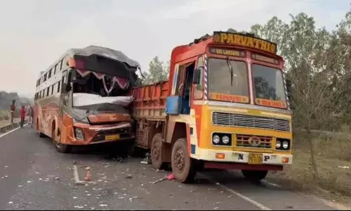 Adilabad के पास सड़क दुर्घटना में दो लोगों की मौत