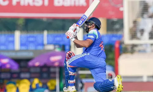 Rohit Sharma ने वनडे में छक्कों का शाहिद अफ़रीदी का रिकॉर्ड तोड़ा Rohit Sharma ने वनडे में छक्कों का शाहिद अफ़रीदी का रिकॉर्ड तोड़ा