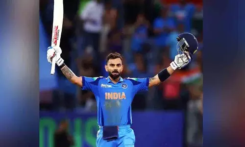 Kohli ने वनडे में 52वां शतक लगाया.. स्टेडियम में फैंस की भीड़ उमड़ पड़ी Kohli ने वनडे में 52वां शतक लगाया.. स्टेडियम में फैंस की भीड़ उमड़ पड़ी