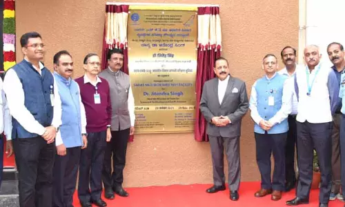 Dr Jitendra ने भारत का पहला पायलट ट्रेनर एयरक्राफ्ट लॉन्च किया, 19 सीटर एयरक्राफ्ट का रिव्यू किया Dr Jitendra ने भारत का पहला पायलट ट्रेनर एयरक्राफ्ट लॉन्च किया, 19 सीटर एयरक्राफ्ट का रिव्यू किया