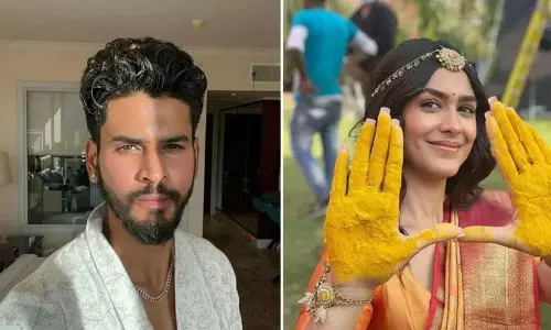 एक्टर नहीं, क्रिकेटर को डेट कर रही हैं Mrunal, वायरल हो रही हैं रिलेशनशिप की खबरें एक्टर नहीं, क्रिकेटर को डेट कर रही हैं Mrunal, वायरल हो रही हैं रिलेशनशिप की खबरें