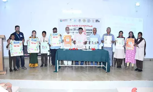 बच्चों, अगर आपको कोई परेशानी हो तो 1098 पर कॉल करें: Hanumantha Gowda Patil बच्चों, अगर आपको कोई परेशानी हो तो 1098 पर कॉल करें: Hanumantha Gowda Patil