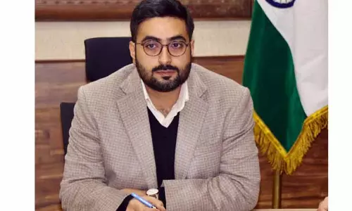 DC Srinagar ने जेकेसीआईपी, एचएडीपी कार्यान्वयन की स्थिति और प्रगति की समीक्षा की DC Srinagar ने जेकेसीआईपी, एचएडीपी कार्यान्वयन की स्थिति और प्रगति की समीक्षा की