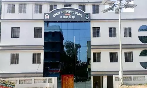 Vadgaon के निर्दलीय उम्मीदवारों ने स्थानीय निकाय चुनावों में चुनाव चिन्ह बांटने की होड़ मचा दी Vadgaon के निर्दलीय उम्मीदवारों ने स्थानीय निकाय चुनावों में चुनाव चिन्ह बांटने की होड़ मचा दी