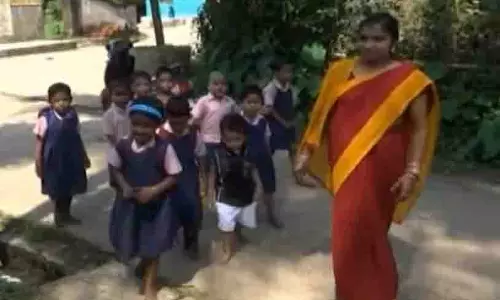Odisha में आंगनवाड़ी सुरक्षा सख्त, कुत्तों के खतरे पर सरकार का बड़ा कदम Odisha में आंगनवाड़ी सुरक्षा सख्त, कुत्तों के खतरे पर सरकार का बड़ा कदम