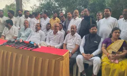 MLA हरीश राव: गांवों और साड़ियों में वोट, लेकिन नगर पालिकाओं में कोई नहीं