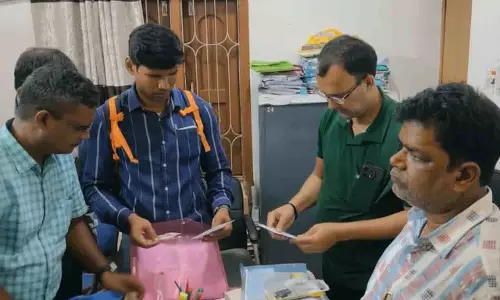 विजिलेंस ने नीमापारा में रिश्वतखोर एनएसी अमीन को धर दबोचा विजिलेंस ने नीमापारा में रिश्वतखोर एनएसी अमीन को धर दबोचा