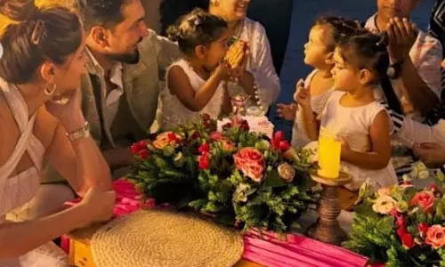 रुबीना दिलैक ने परिवार संग बिताए यादगार पलों को बताया बेहद खास रुबीना दिलैक ने परिवार संग बिताए यादगार पलों को बताया बेहद खास