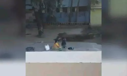 Hyderabad में आया ने नर्सरी के छात्र की पिटाई की, मामला दर्ज Hyderabad में आया ने नर्सरी के छात्र की पिटाई की, मामला दर्ज