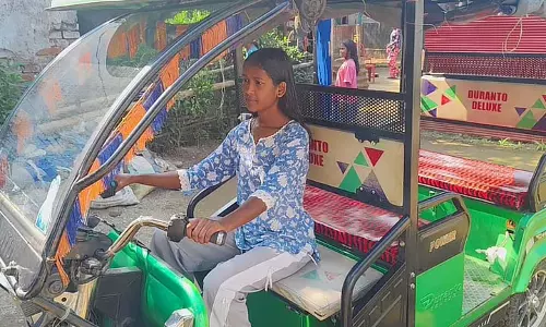 त्रिशा परिवार के साथ Toto चलाती हैं, पिता की राह पर चलती त्रिशा परिवार के साथ Toto चलाती हैं, पिता की राह पर चलती
