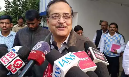 BDO ने फाल्टा में स्पेशल रोल ऑब्जर्वर सुब्रत गुप्ता, मृत वोटर के भाग्य का खुलासा किया BDO ने फाल्टा में स्पेशल रोल ऑब्जर्वर सुब्रत गुप्ता, मृत वोटर के भाग्य का खुलासा किया