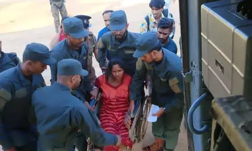 भारतीय वायुसेना ने श्रीलंका में आपदा प्रभावित क्षेत्र से 45 नागरिकों और सेना के 57 जवानों को किया एयरलिफ्ट भारतीय वायुसेना ने श्रीलंका में आपदा प्रभावित क्षेत्र से 45 नागरिकों और सेना के 57 जवानों को किया एयरलिफ्ट