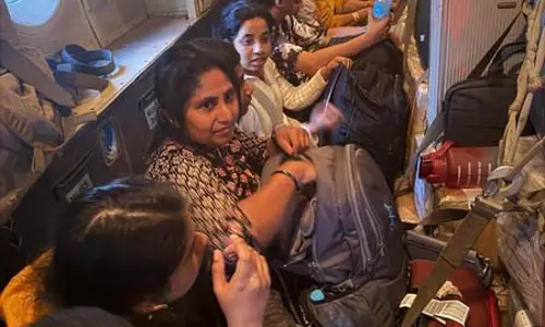 चक्रवात दितवाह: श्रीलंका में फंसे भारतीयों के लिए अतिरिक्त हेल्पलाइन सेवा शुरू